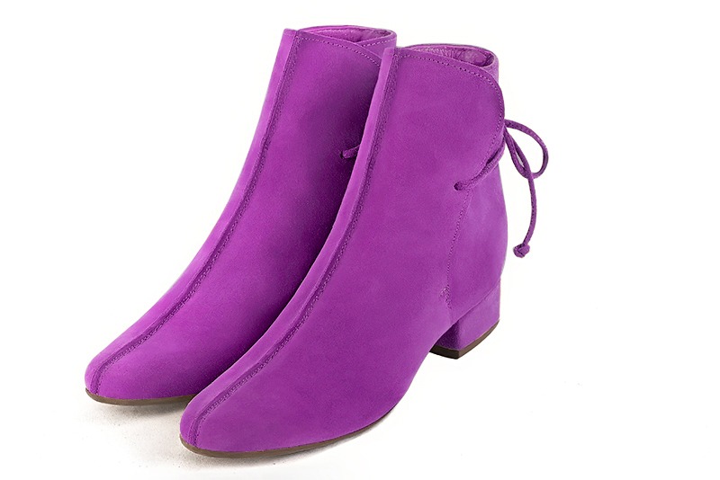 Mauve purple women's ankle boots with laces at the back. Round toe. Low block heels. Front view - Florence KOOIJMAN